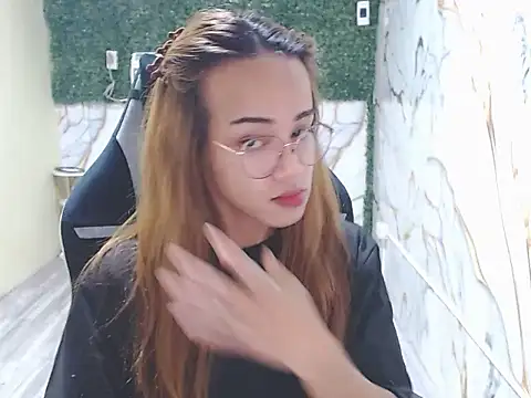 Snapshot of imadriana12 chatting on 11/24/25, 08:36 imadriana12 online show from 11/24/25, 08:36