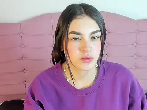 Snapshot of kylie1_ls chatting on 11/27/25, 01:18 kylie1 ls online show from 11/27/25, 01:18