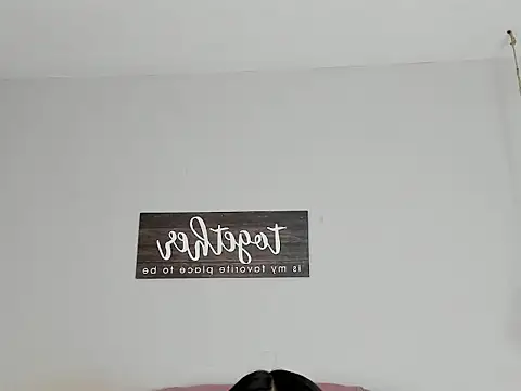 Snapshot of kylie1_ls chatting on 11/28/25, 01:19 kylie1 ls online show from 11/28/25, 01:19