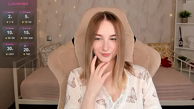 Snapshot of Shy_Polly chatting on 02/03/26, 02:53 Shy Polly online show from 02/03/26, 02:53