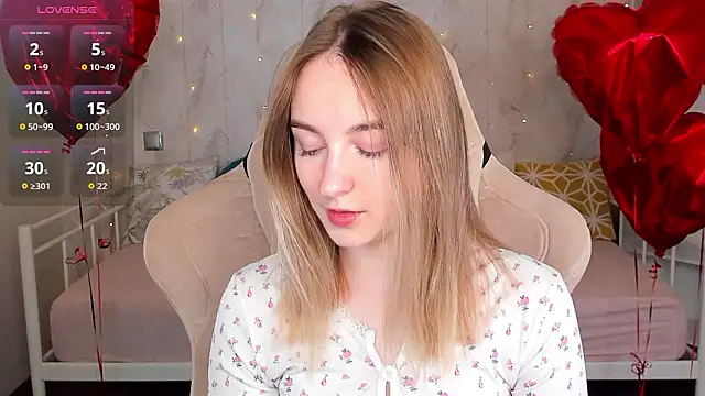 Snapshot of Shy_Polly chatting on 02/25/26, 12:09 Shy Polly online show from 02/25/26, 12:09