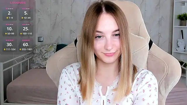 Snapshot of Shy_Polly chatting on 03/12/26, 12:06 Shy Polly online show from 03/12/26, 12:06