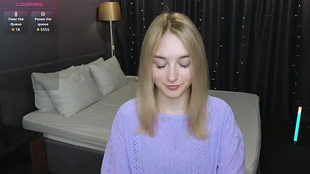 Snapshot of Shy_Polly chatting on 05/08/26, 12:38 Shy Polly online show from 05/08/26, 12:38