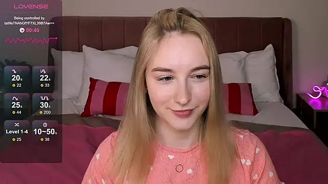 Snapshot of Shy_Polly chatting on 05/15/26, 11:34 Shy Polly online show from 05/15/26, 11:34
