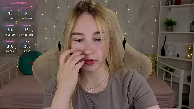 Shy Polly online show from 07/23/26, 12:02