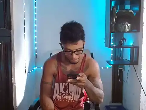 Snapshot of bigblackmen117uncs chatting on 11/23/25, 09:03 bigblackmen117uncs online show from 11/23/25, 09:03