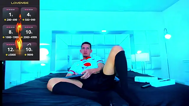 Snapshot of Sebastian_Smith__ chatting on 11/30/25, 11:25 Sebastian Smith online show from 11/30/25, 11:25