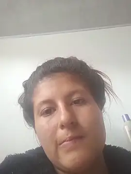 Snapshot of AnaMaria-12 chatting on 11/25/25, 07:47 AnaMaria-12 online show from 11/25/25, 07:47