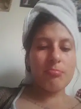 Snapshot of AnaMaria-12 chatting on 11/29/25, 09:07 AnaMaria-12 online show from 11/29/25, 09:07