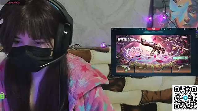 Snapshot of Ollie_Baird chatting on 12/14/25, 05:13 Ollie Baird online show from 12/14/25, 05:13