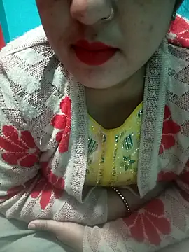 Snapshot of Priya_089 chatting on 12/01/25, 04:17 Priya 089 online show from 12/01/25, 04:17