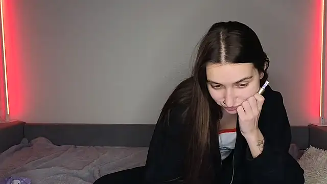 Snapshot of KikkyMi chatting on 12/13/25, 07:53 KikkyMi online show from 12/13/25, 07:53