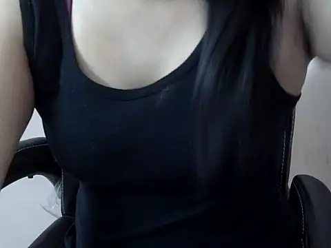 Snapshot of radhika_nar chatting on 11/28/25, 04:04 radhika nar online show from 11/28/25, 04:04