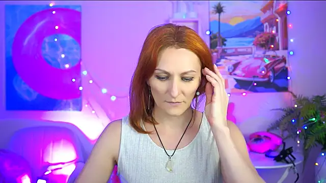 Snapshot of DianaTorrens chatting on 11/30/25, 08:29 DianaTorrens online show from 11/30/25, 08:29