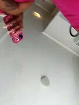 Snapshot of Kaylor4 chatting on 11/21/25, 12:37 Kaylor4 online show from 11/21/25, 12:37