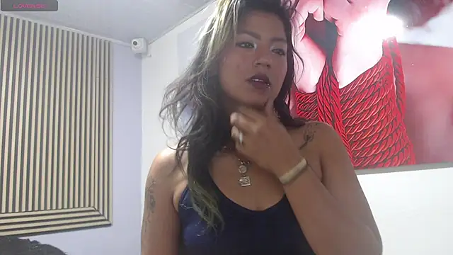 Snapshot of SamathaMay chatting on 11/26/25, 12:28 SamathaMay online show from 11/26/25, 12:28