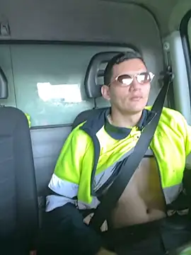 Snapshot of montewi chatting on 11/25/25, 08:03 montewi online show from 11/25/25, 08:03