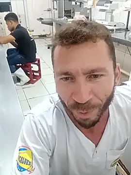 RobertoLuiz84 online show from 04/30/26, 08:57