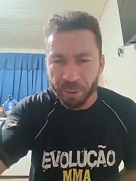 RobertoLuiz84 online show from 05/13/26, 04:43