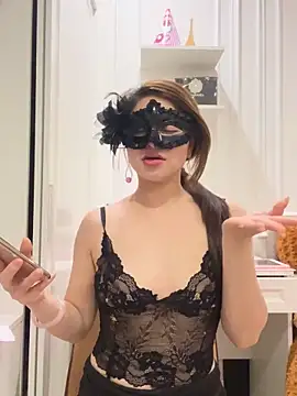 Queen-of-Love online show from 04/30/26, 08:57