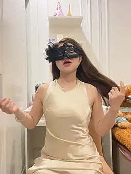 Queen-of-Love online show from 05/04/26, 02:57