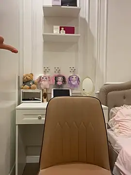 Queen-of-Love online show from 07/26/26, 05:31