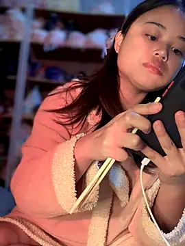 Snapshot of Toffee-00 chatting on 11/30/25, 10:41 Toffee-00 online show from 11/30/25, 10:41