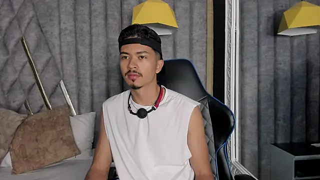 Snapshot of NicolaiKarav chatting on 12/02/25, 11:15 NicolaiKarav online show from 12/02/25, 11:15