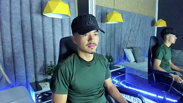 Snapshot of NicolaiKarav chatting on 12/14/25, 12:43 NicolaiKarav online show from 12/14/25, 12:43