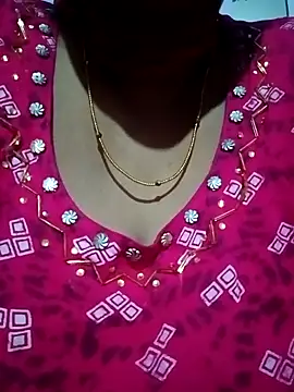 Snapshot of Pariraja_hot chatting on 11/29/25, 04:43 Pariraja hot online show from 11/29/25, 04:43