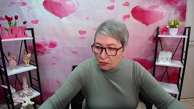 OlgaLuck online show from 05/18/26, 05:02