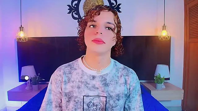 Skyee angel online show from 05/17/26, 01:51