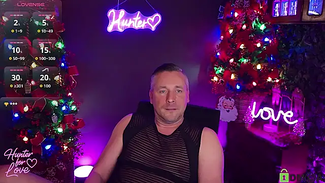 Snapshot of Hunter_Fl chatting on 12/14/25, 03:28 Hunter Fl online show from 12/14/25, 03:28
