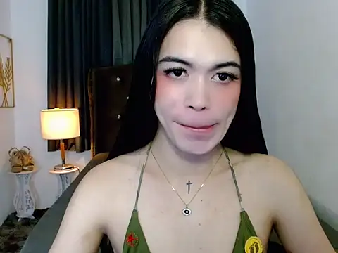 Snapshot of hollyyumiloove chatting on 12/03/25, 03:10 hollyyumiloove online show from 12/03/25, 03:10