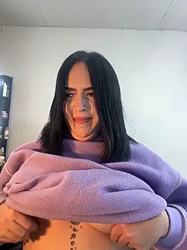 Snapshot of emily_acorn chatting on 11/28/25, 03:42 emily acorn online show from 11/28/25, 03:42