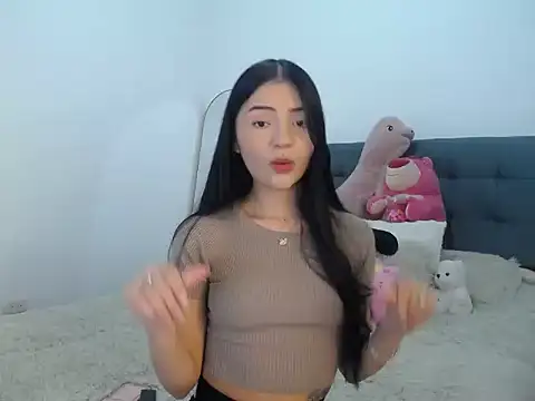 Snapshot of EmiilyCherry chatting on 12/17/25, 07:53 EmiilyCherry online show from 12/17/25, 07:53