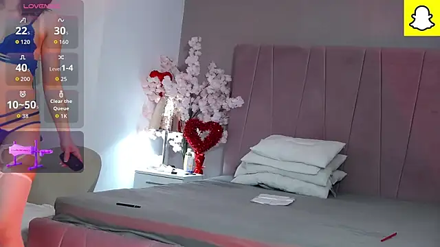 Snapshot of DeniseSun chatting on 02/25/26, 04:11 DeniseSun online show from 02/25/26, 04:11