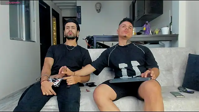 Snapshot of heteros_curious chatting on 11/26/25, 03:02 heteros curious online show from 11/26/25, 03:02