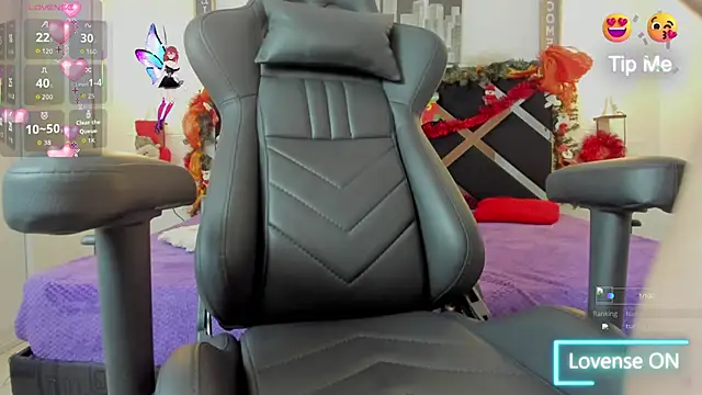 Snapshot of mask_red_girl chatting on 12/04/25, 12:58 mask red girl online show from 12/04/25, 12:58