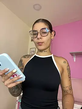 LauraRaider online show from 07/14/26, 10:48