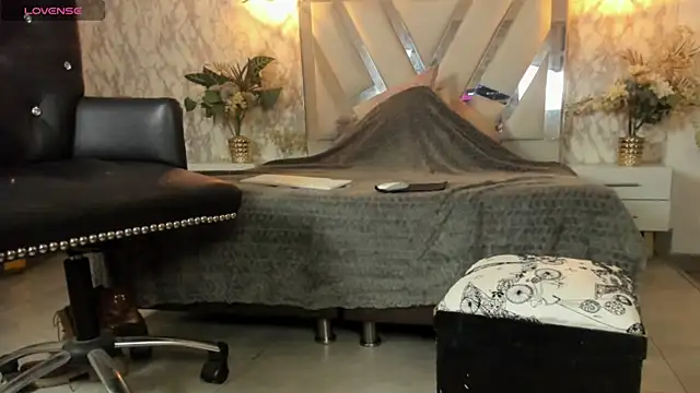 Mysterius Woman online show from 07/24/26, 11:08