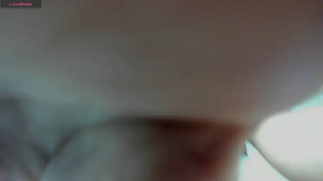 Snapshot of Izelevans chatting on 11/24/25, 11:43 Izelevans online show from 11/24/25, 11:43