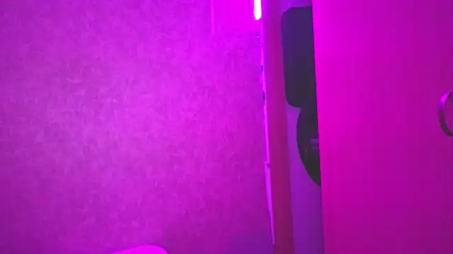 Snapshot of Malia_fox chatting on 11/28/25, 06:54 Malia fox online show from 11/28/25, 06:54