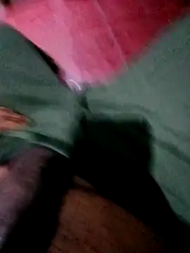 Snapshot of lovedbo chatting on 11/23/25, 04:29 lovedbo online show from 11/23/25, 04:29