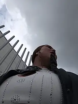 Snapshot of Shofy22 chatting on 12/04/25, 03:32 Shofy22 online show from 12/04/25, 03:32