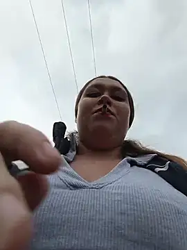 Snapshot of Shofy22 chatting on 12/05/25, 08:49 Shofy22 online show from 12/05/25, 08:49