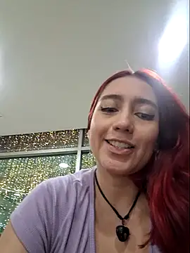 Snapshot of Eveeelyn25 chatting on 11/25/25, 10:54 Eveeelyn25 online show from 11/25/25, 10:54