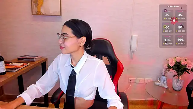 Snapshot of VanessaBoch chatting on 05/17/26, 07:54 VanessaBoch online show from 05/17/26, 07:54