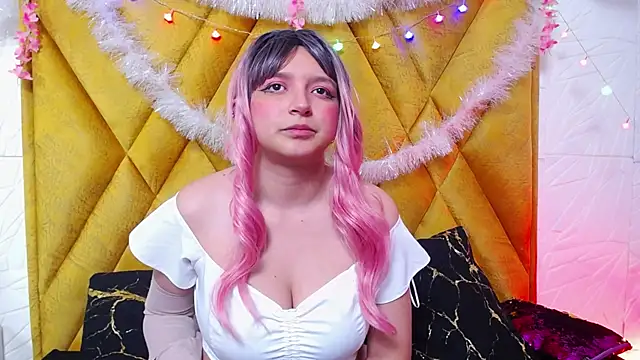 Snapshot of CandySwan chatting on 12/03/25, 04:31 CandySwan online show from 12/03/25, 04:31