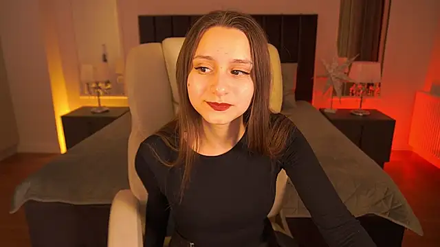 Snapshot of TinyNatalie chatting on 02/07/26, 10:35 TinyNatalie online show from 02/07/26, 10:35